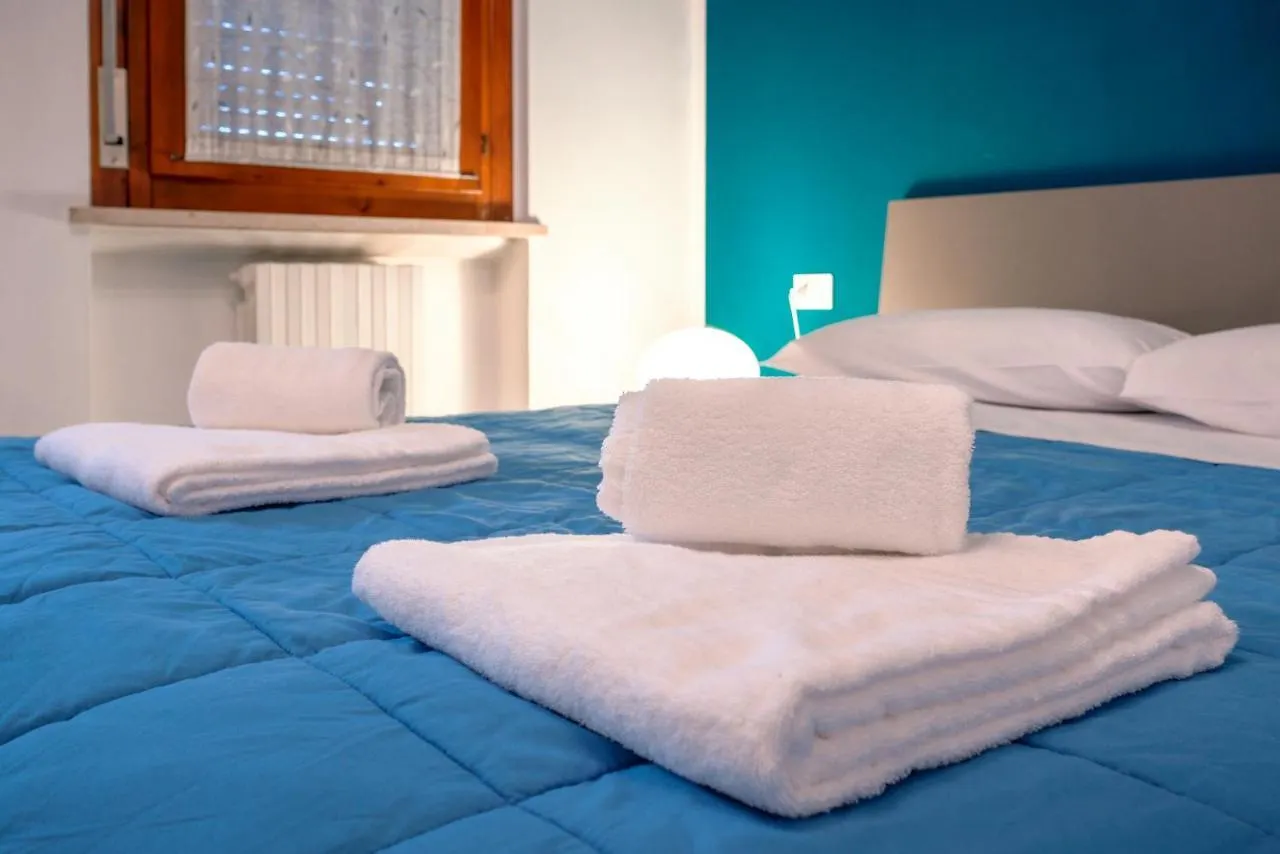 Design House 15Min To City - Wifi & Free Parking Apartment Verona